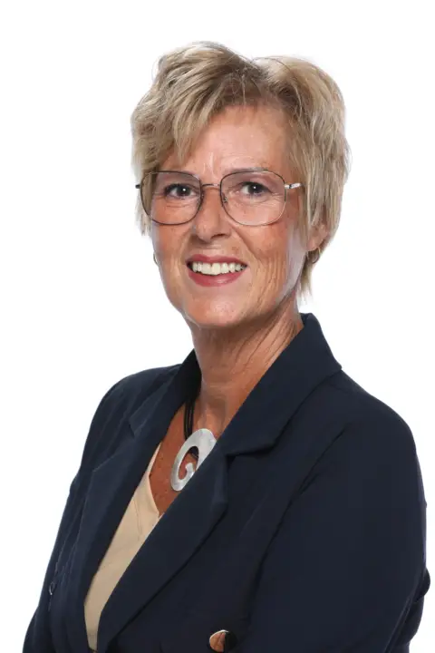 Cindy, uitvaartverzorgster bij Uitvaartverzorging Pieter Dekker