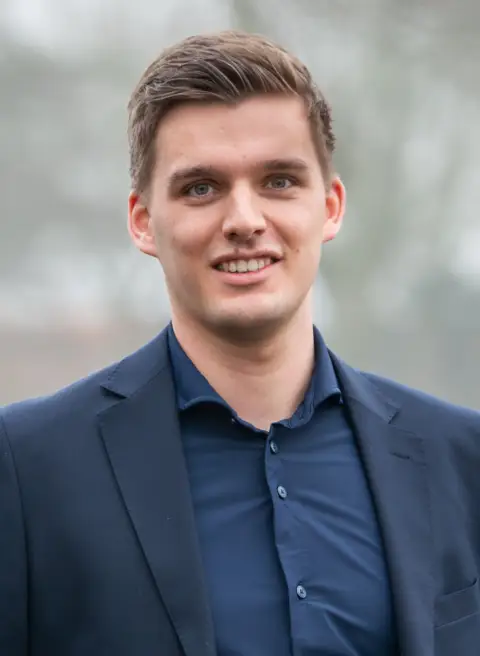 Lars, uitvaartassistent bij Uitvaartverzorging Pieter Dekker