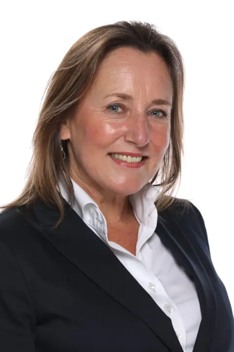 Pauline, uitvaartverzorgster bij Uitvaartverzorging Pieter Dekker